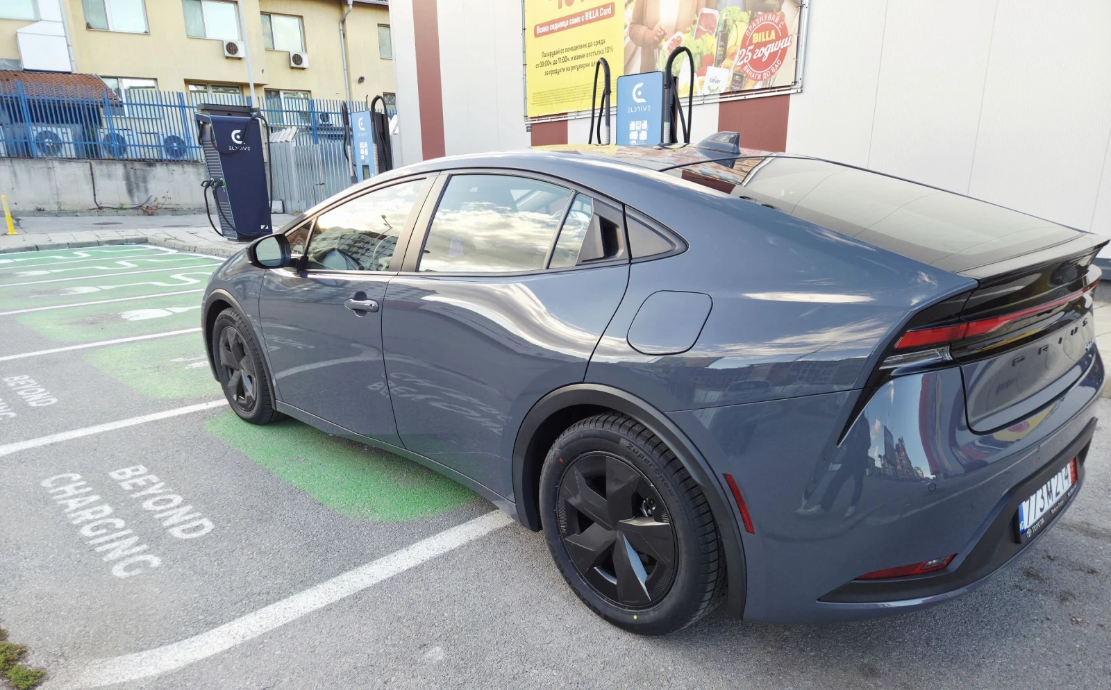 Toyota Prius 2.0 HIBRID - изображение 2 | Auto.bg Toyota Prius 2.0 HIBRID - изображение 2