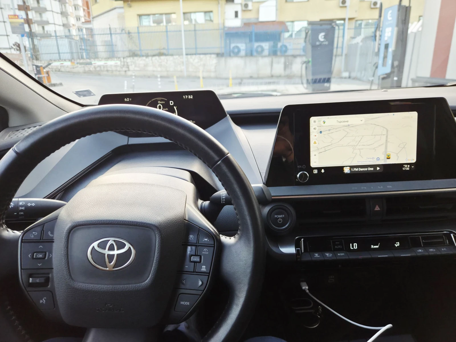 Toyota Prius 2.0 HIBRID - изображение 6 | Auto.bg Toyota Prius 2.0 HIBRID - изображение 6