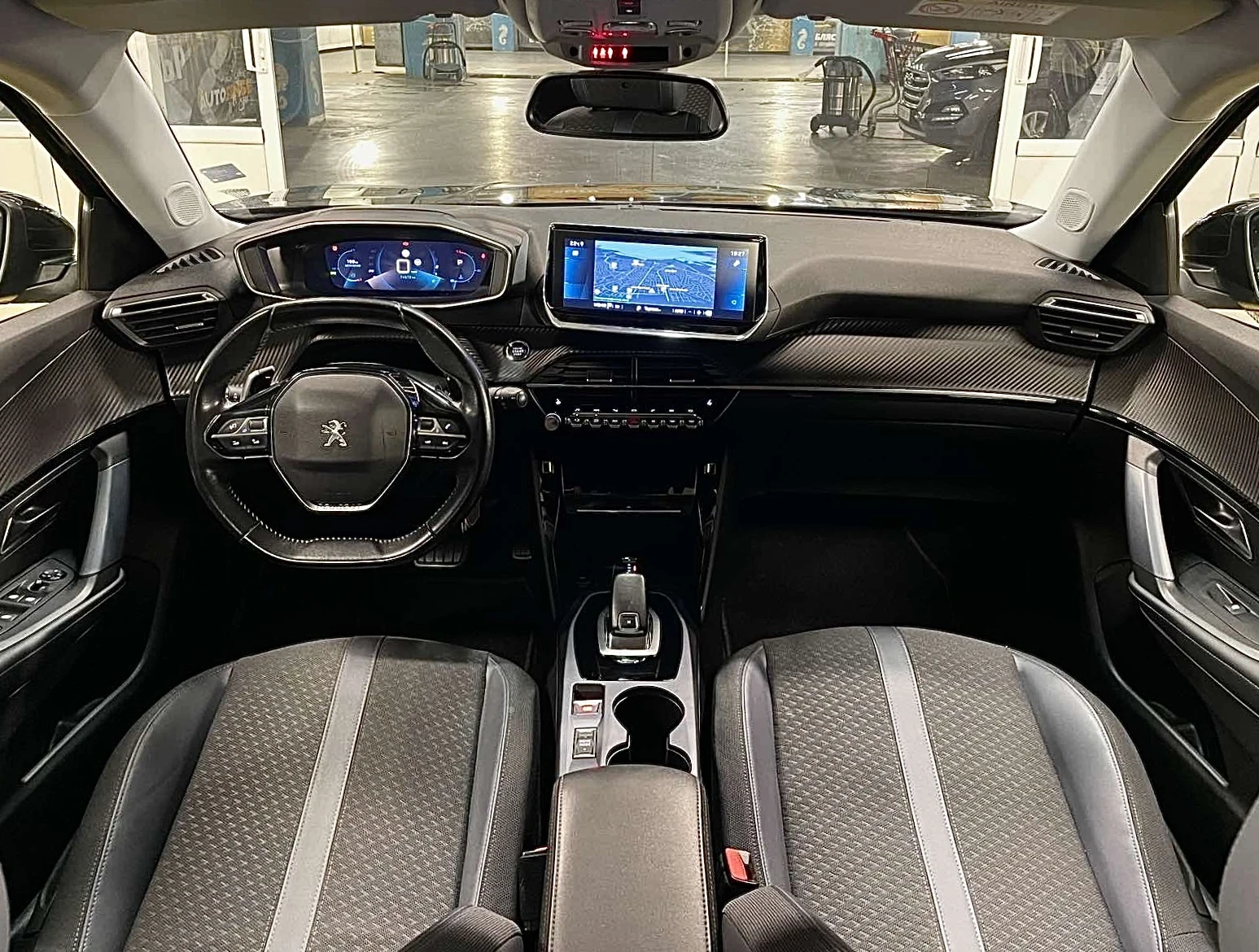 Peugeot 2008 1.5HDI 72.000 km Keyless Дигитално табло  - изображение 7 | Auto.bg Peugeot 2008 1.5HDI 72.000 km Keyless Дигитално табло  - изображение 7