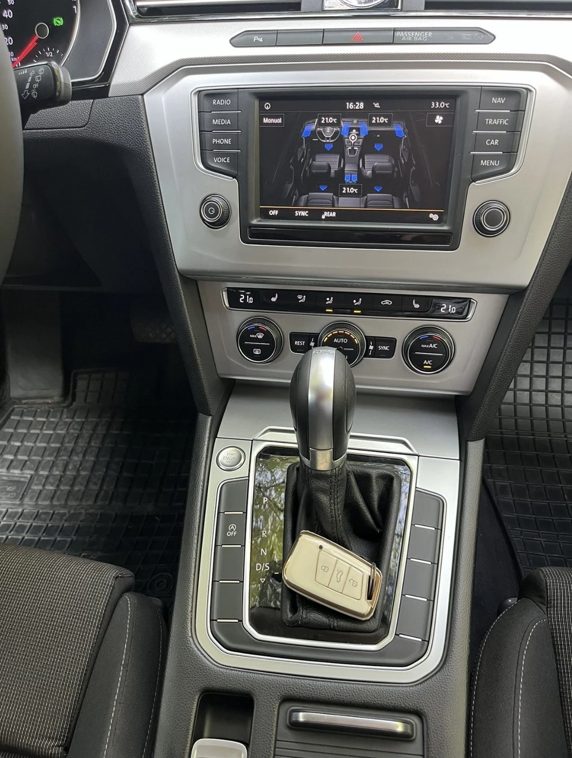 VW Passat 1.6 Tdi  7 DSG - изображение 9 | Auto.bg VW Passat 1.6 Tdi  7 DSG - изображение 9