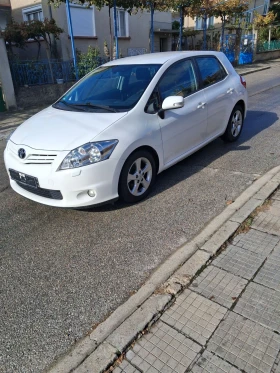 Обява за продажба на Toyota Auris 2.0D4D ШЕСТ СКОРОСТИ