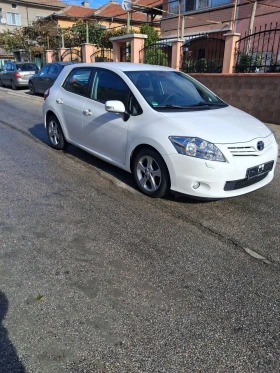 Обява за продажба на Toyota Auris 2.0D4D ШЕСТ СКОРОСТИ