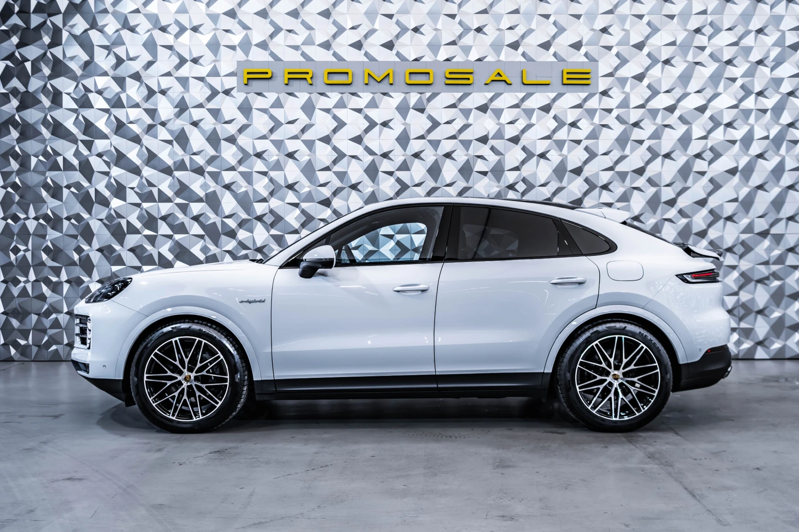 Porsche Cayenne E Hybrid Coupe* Bose* Pano - изображение 3 | Auto.bg Porsche Cayenne E Hybrid Coupe* Bose* Pano - изображение 3