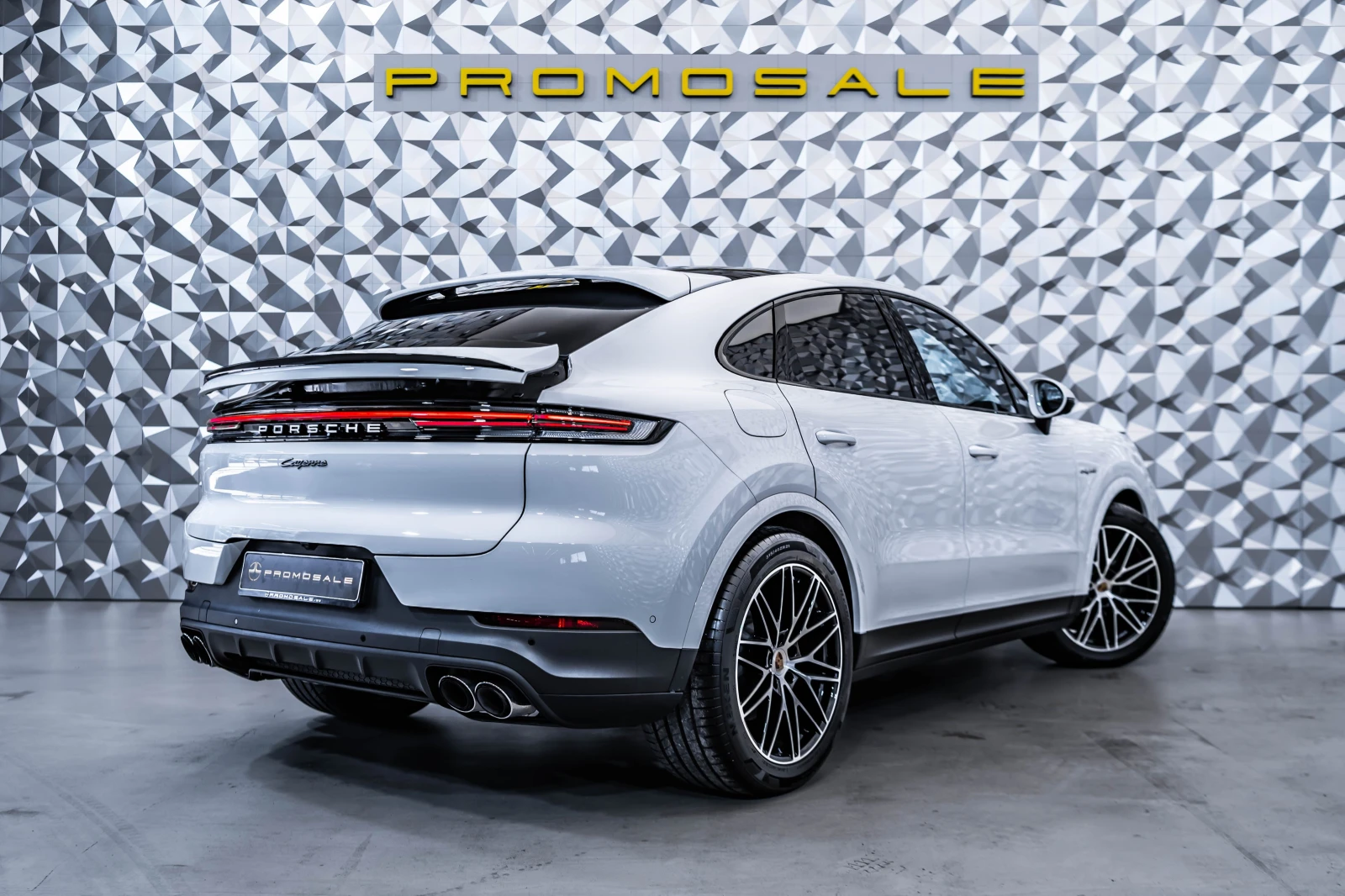 Porsche Cayenne E Hybrid Coupe* Bose* Pano - изображение 4 | Auto.bg Porsche Cayenne E Hybrid Coupe* Bose* Pano - изображение 4