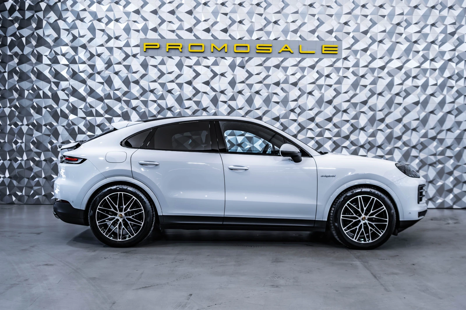 Porsche Cayenne E Hybrid Coupe* Bose* Pano - изображение 6 | Auto.bg Porsche Cayenne E Hybrid Coupe* Bose* Pano - изображение 6