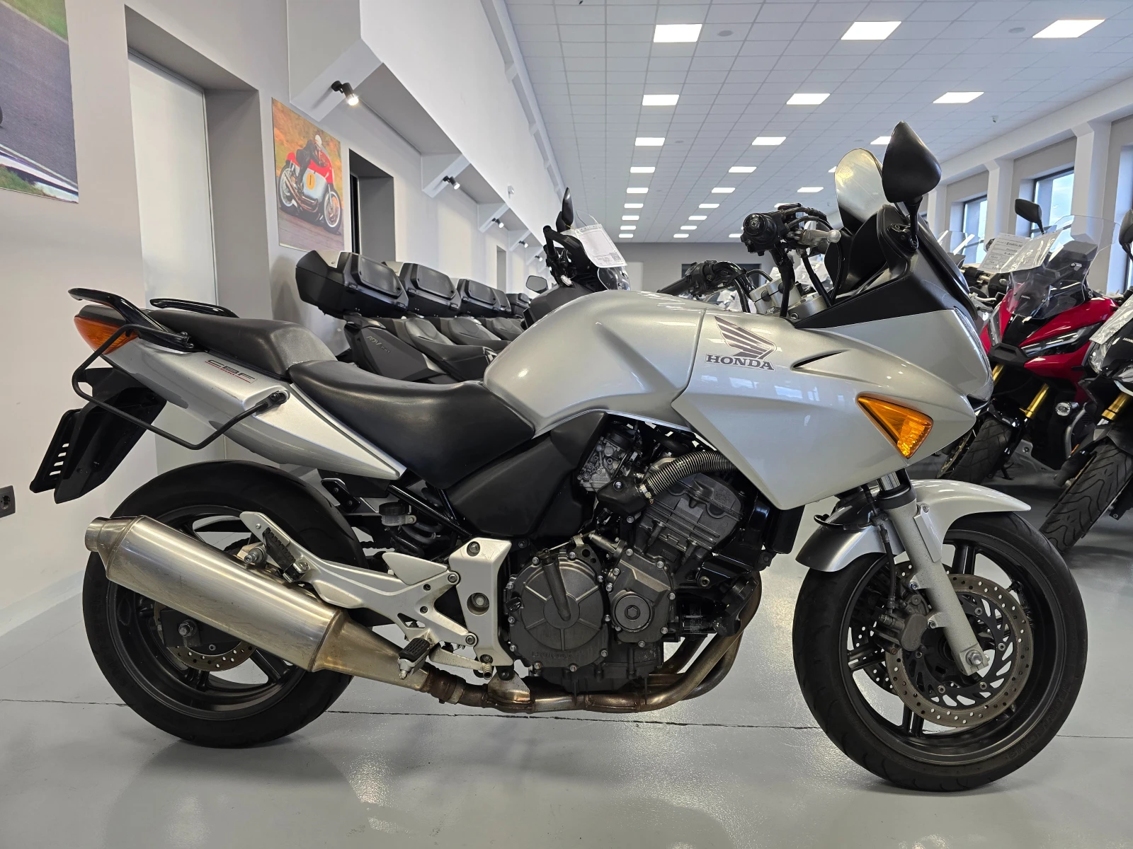 Honda Cbf 600сс, 2004г. - изображение 2 | Auto.bg Honda Cbf 600сс, 2004г. - изображение 2