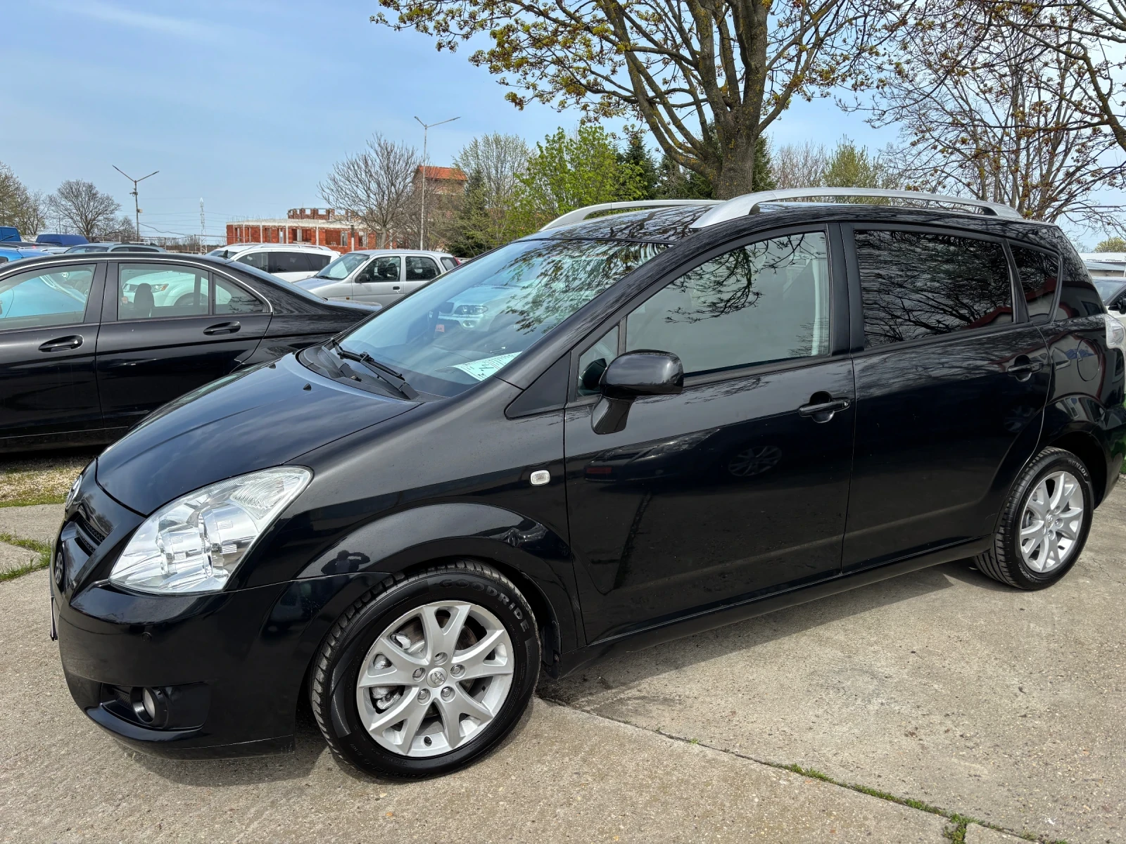 Toyota Corolla verso 2009+ ФЕЙС+ 2.2+ 136кс+ С.ИСТОРИЯ+ Н.ГУМИ | Auto.bg — изображение 1 Toyota Corolla verso 2009+ ФЕЙС+ 2.2+ 136кс+ С.ИСТОРИЯ+ Н.ГУМИ | Auto.bg — изображение 1