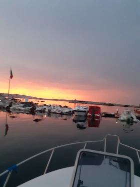 Моторна яхта Chaparral Signature | Auto.bg — изображение 8 Моторна яхта Chaparral Signature | Auto.bg — изображение 8