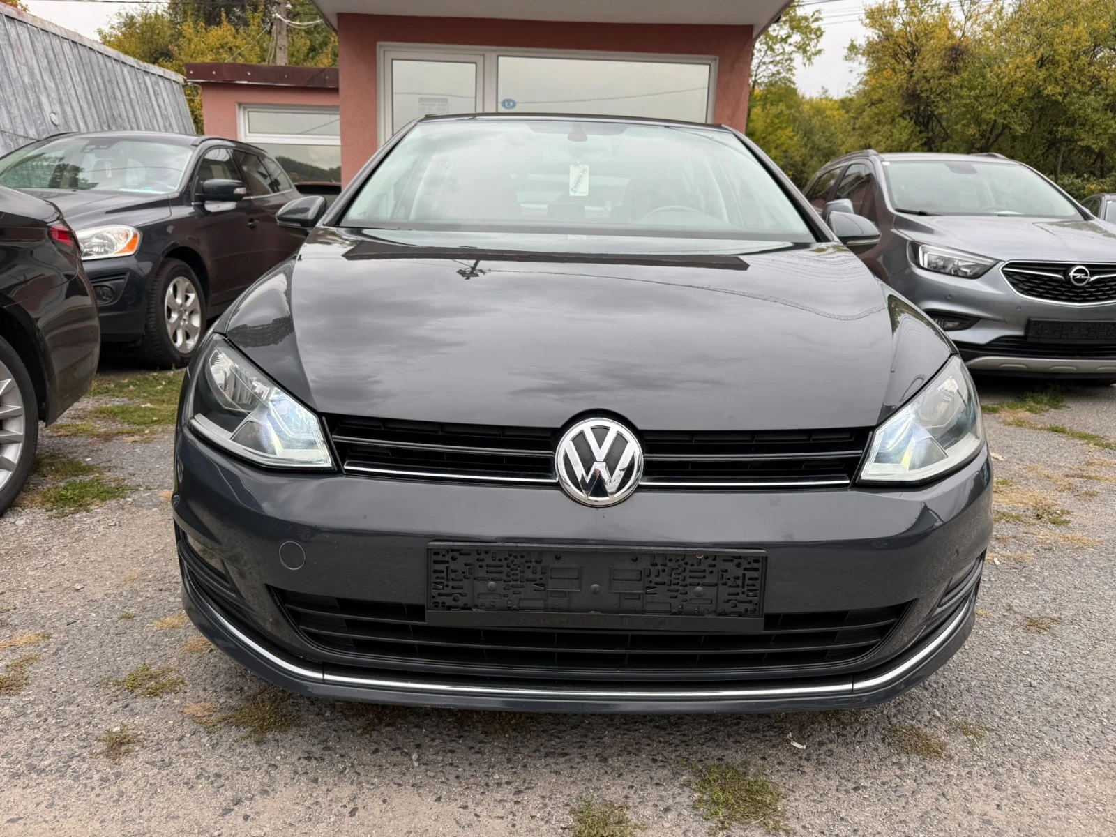 VW Golf 1.6TDI* 110ks* HighLine* Euro 6B*  - изображение 2 | Auto.bg VW Golf 1.6TDI* 110ks* HighLine* Euro 6B*  - изображение 2