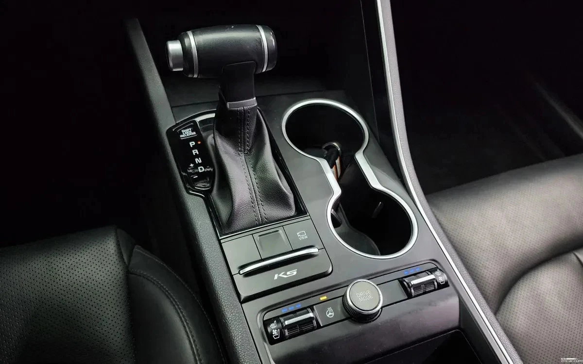 Kia K5 2.0 LPG ТОП ЦЕНА - изображение 7 | Auto.bg Kia K5 2.0 LPG ТОП ЦЕНА - изображение 7