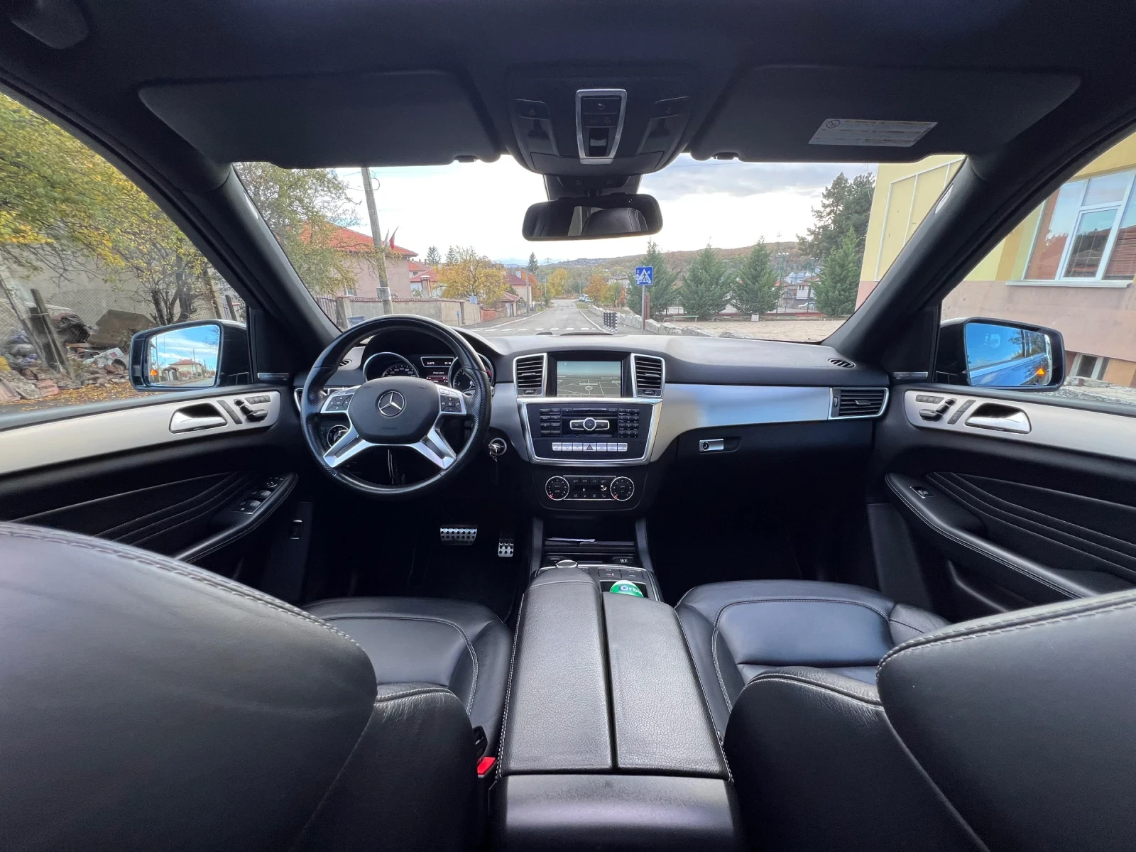 Mercedes-Benz ML 350 BlueTec* 4Matic* Pano* AMG-Line* Distronic - изображение 9 | Auto.bg Mercedes-Benz ML 350 BlueTec* 4Matic* Pano* AMG-Line* Distronic - изображение 9