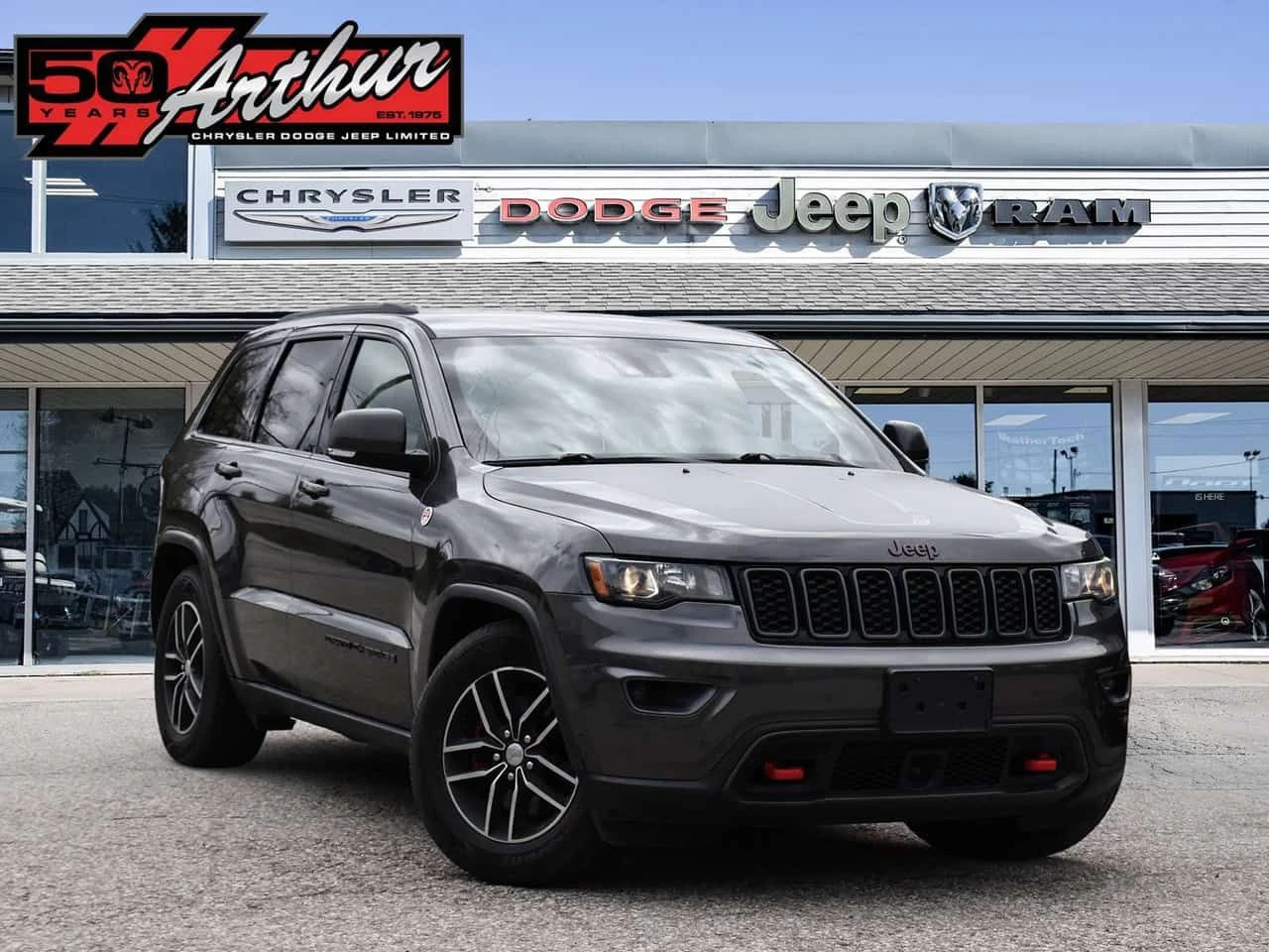 Jeep Grand cherokee TRAILHAWK/5.7 HEMI/CARFAX/ОБДУХ/ВЪЗДУШНО ОКАЧВАНЕ/ | Auto.bg — изображение 1 Jeep Grand cherokee TRAILHAWK/5.7 HEMI/CARFAX/ОБДУХ/ВЪЗДУШНО ОКАЧВАНЕ/ | Auto.bg — изображение 1