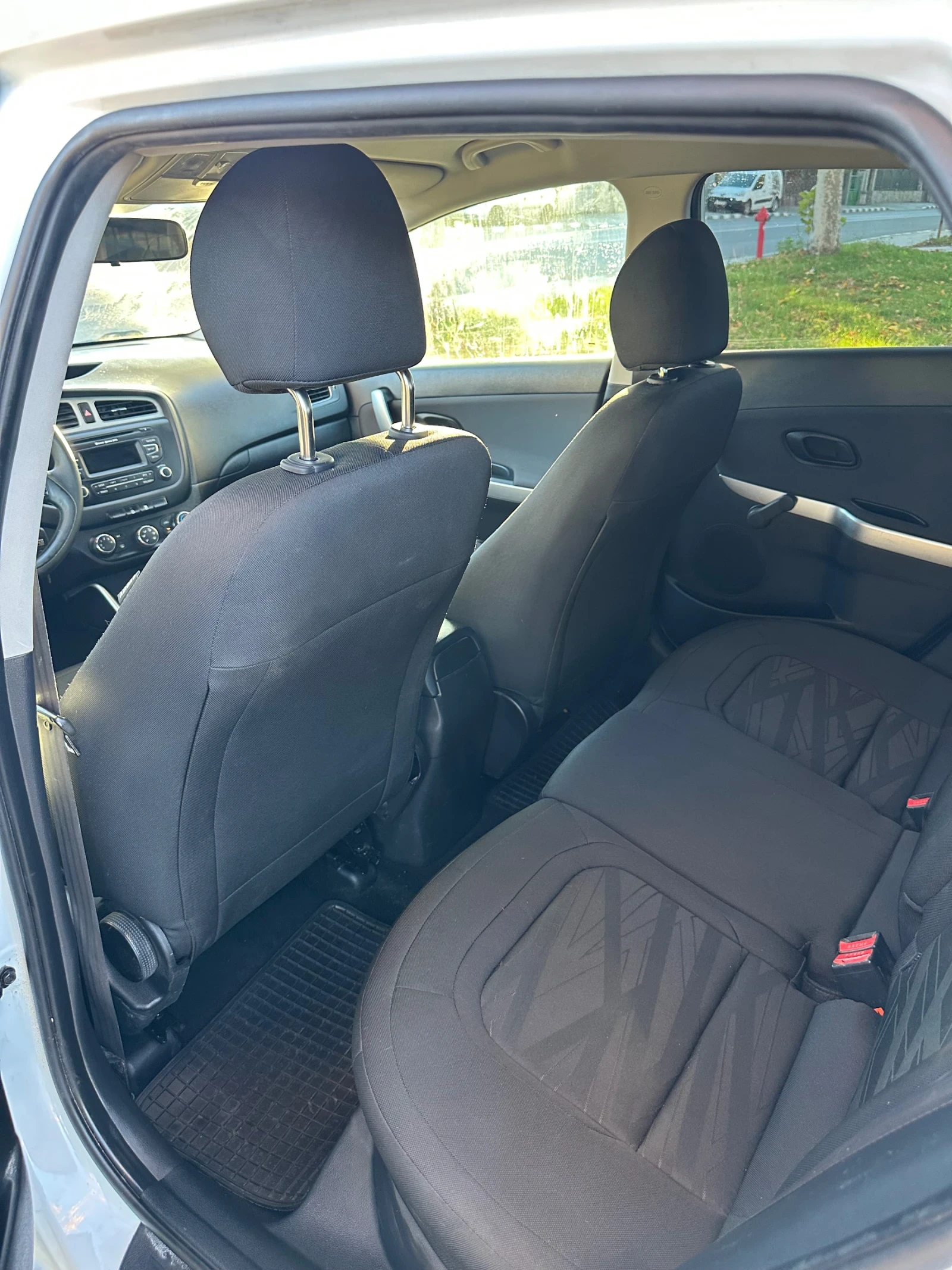 Kia Ceed 1.6 DIESEL AUSTRIA  - изображение 10 | Auto.bg Kia Ceed 1.6 DIESEL AUSTRIA  - изображение 10