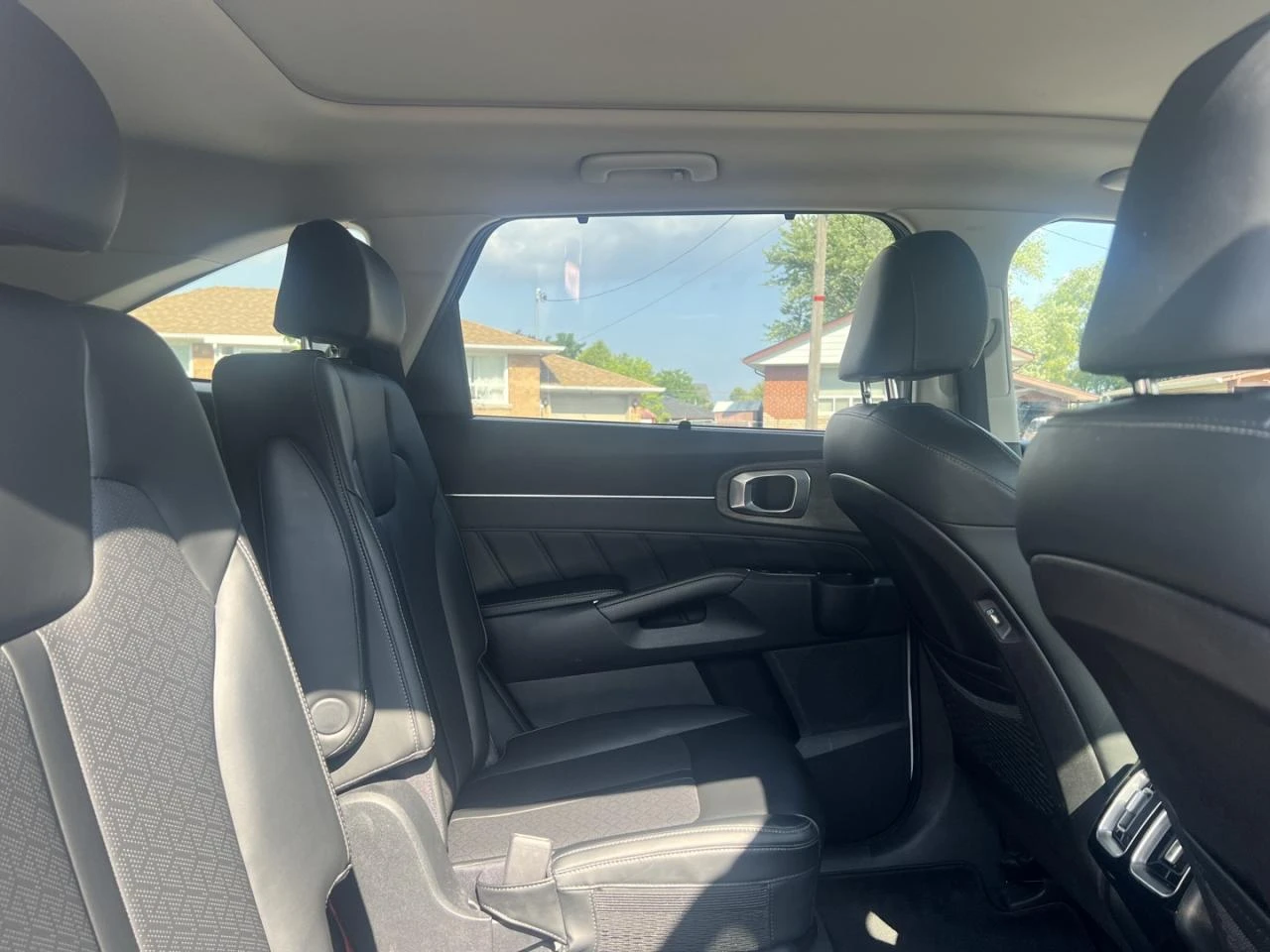 Kia Sorento 2.5T / 4x4 / EX / 7 Seats - изображение 8 | Auto.bg Kia Sorento 2.5T / 4x4 / EX / 7 Seats - изображение 8