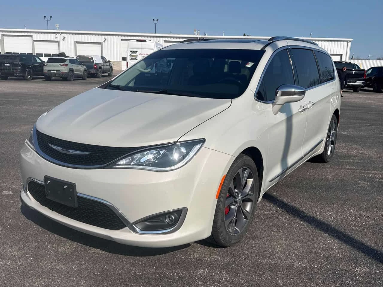 Chrysler Pacifica * Limited * PANO* ПОДГРЕВ* KEYLESS* | Auto.bg — изображение 1 Chrysler Pacifica * Limited * PANO* ПОДГРЕВ* KEYLESS* | Auto.bg — изображение 1