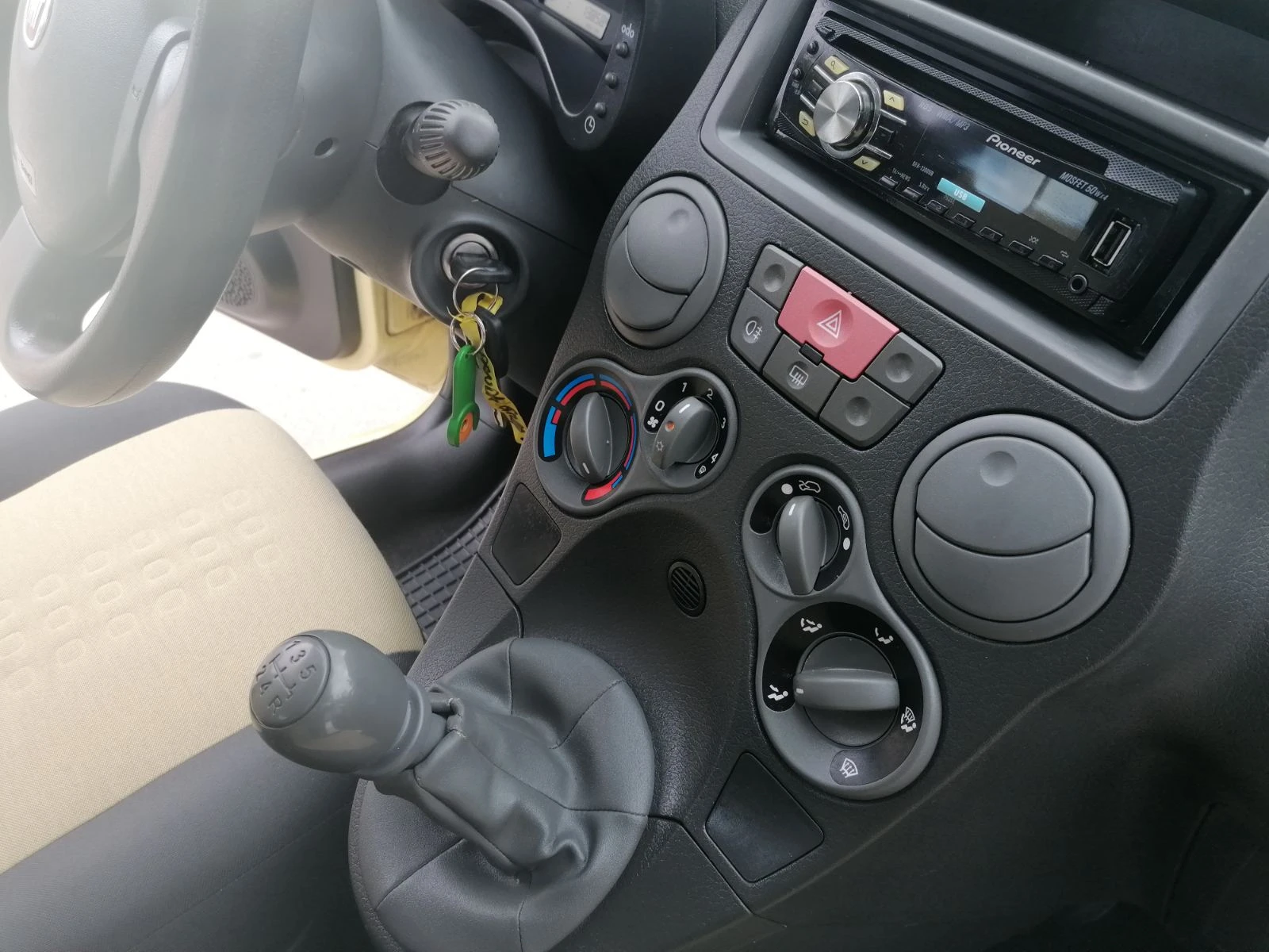 Fiat Panda 1.2 i - изображение 8 | Auto.bg Fiat Panda 1.2 i - изображение 8