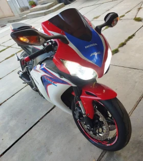 Honda Cbr CBR 1000RR | Auto.bg — изображение 2 Honda Cbr CBR 1000RR | Auto.bg — изображение 2