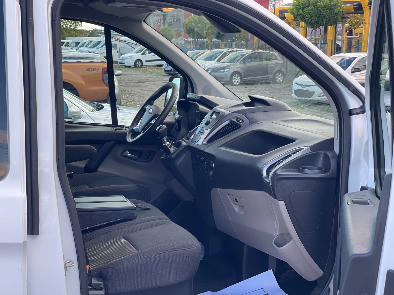 Ford Transit Custom 2.2TDCi 5+ 1 - изображение 10 | Auto.bg Ford Transit Custom 2.2TDCi 5+ 1 - изображение 10