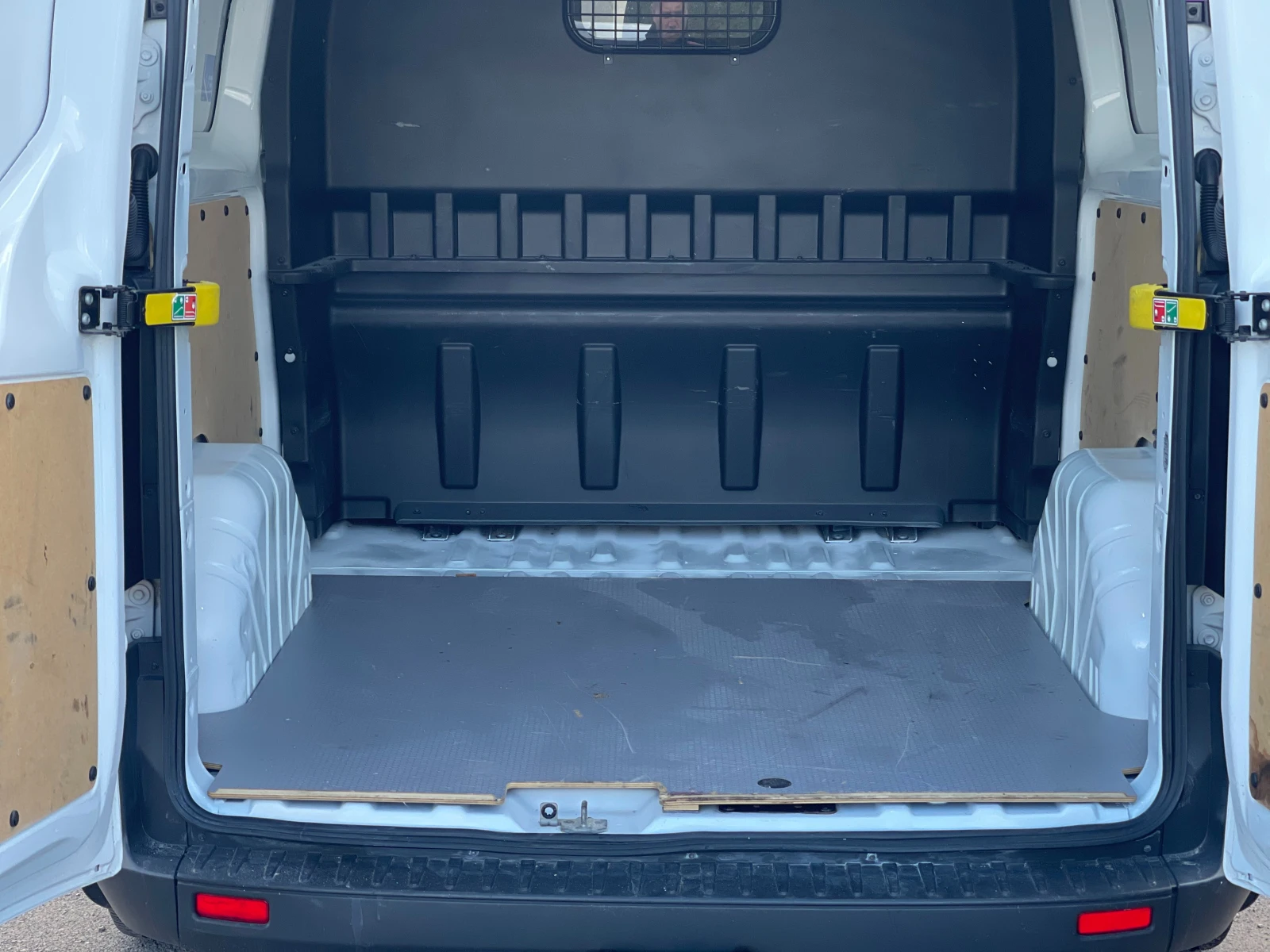 Ford Transit Custom 2.2TDCi 5+ 1 - изображение 6 | Auto.bg Ford Transit Custom 2.2TDCi 5+ 1 - изображение 6