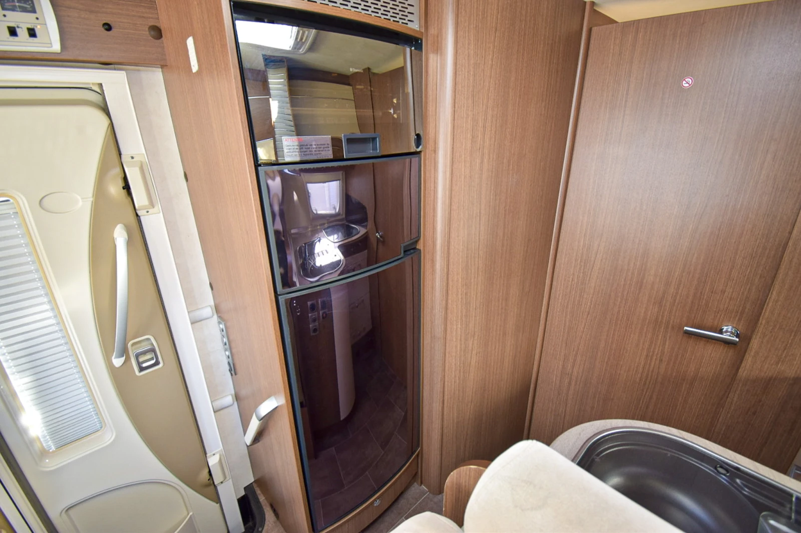 Кемпер Burstner Aviano I 728 - изображение 10 | Auto.bg Кемпер Burstner Aviano I 728 - изображение 10