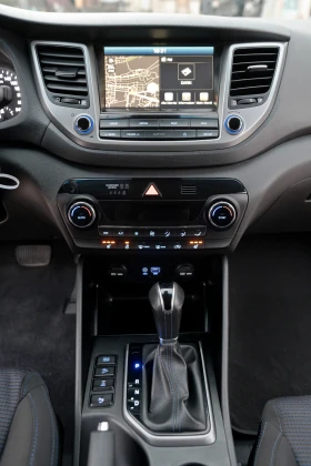 Hyundai Tucson 2.0CRDI-NAVI-AUTOMATIC-LED-СЕРВИЗНА ИСТОРИЯ-4x4 - 12000 € - 63095738 14 | Car24.bg Hyundai Tucson 2.0CRDI-NAVI-AUTOMATIC-LED-СЕРВИЗНА ИСТОРИЯ-4x4 - 12000 € - 63095738 14