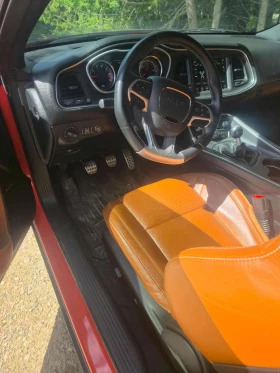 Dodge Challenger SRT 392 | CARFAX | БЕЗ ПЪРВОНАЧАЛНА ВНОСКА | Auto.bg — изображение 7 Dodge Challenger SRT 392 | CARFAX | БЕЗ ПЪРВОНАЧАЛНА ВНОСКА | Auto.bg — изображение 7