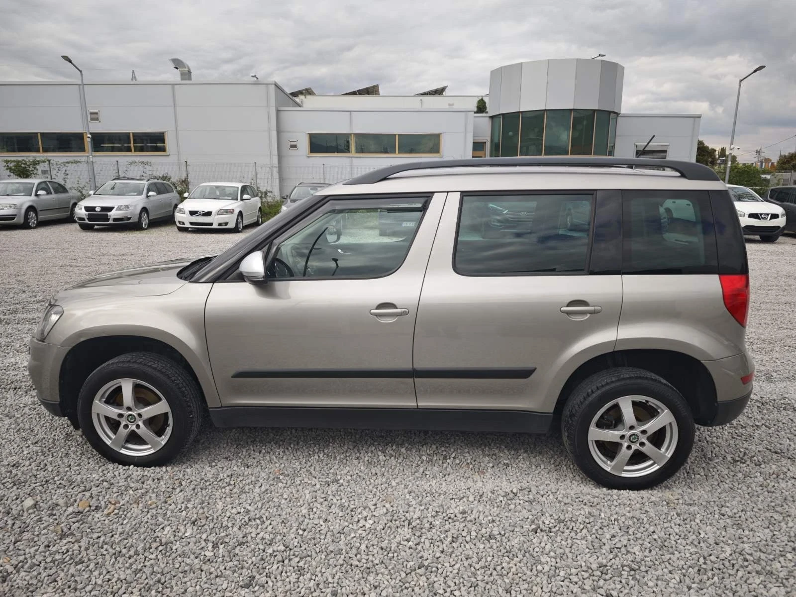 Skoda Yeti 2.0TDI-110k.c. 4x4 - изображение 3 | Auto.bg Skoda Yeti 2.0TDI-110k.c. 4x4 - изображение 3