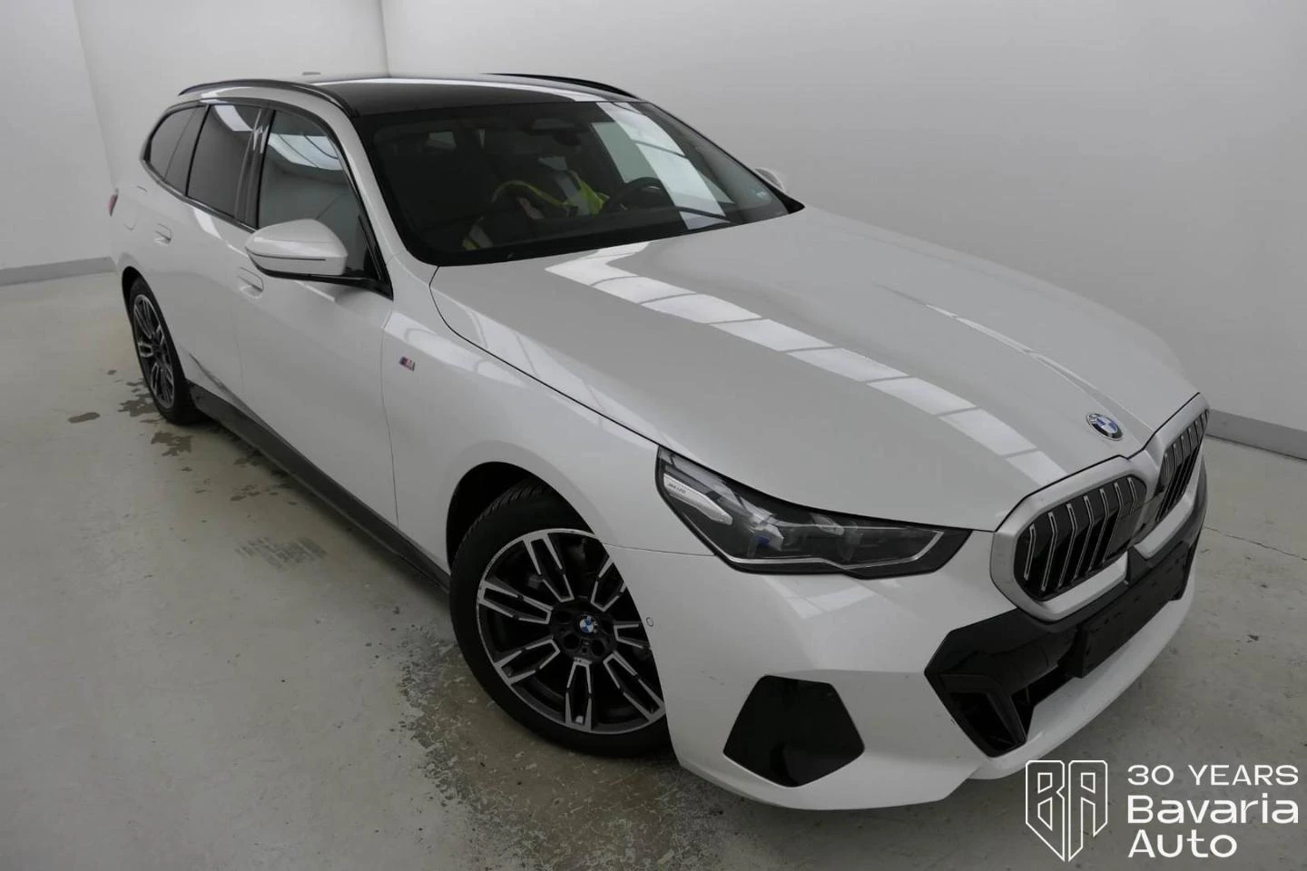 BMW 520  d Touring M Sport Paket Steptronic - изображение 4 | Auto.bg BMW 520  d Touring M Sport Paket Steptronic - изображение 4