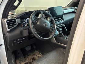 Toyota Tundra 4x4 Crewmax Limited Long Bed | Auto.bg — изображение 6 Toyota Tundra 4x4 Crewmax Limited Long Bed | Auto.bg — изображение 6