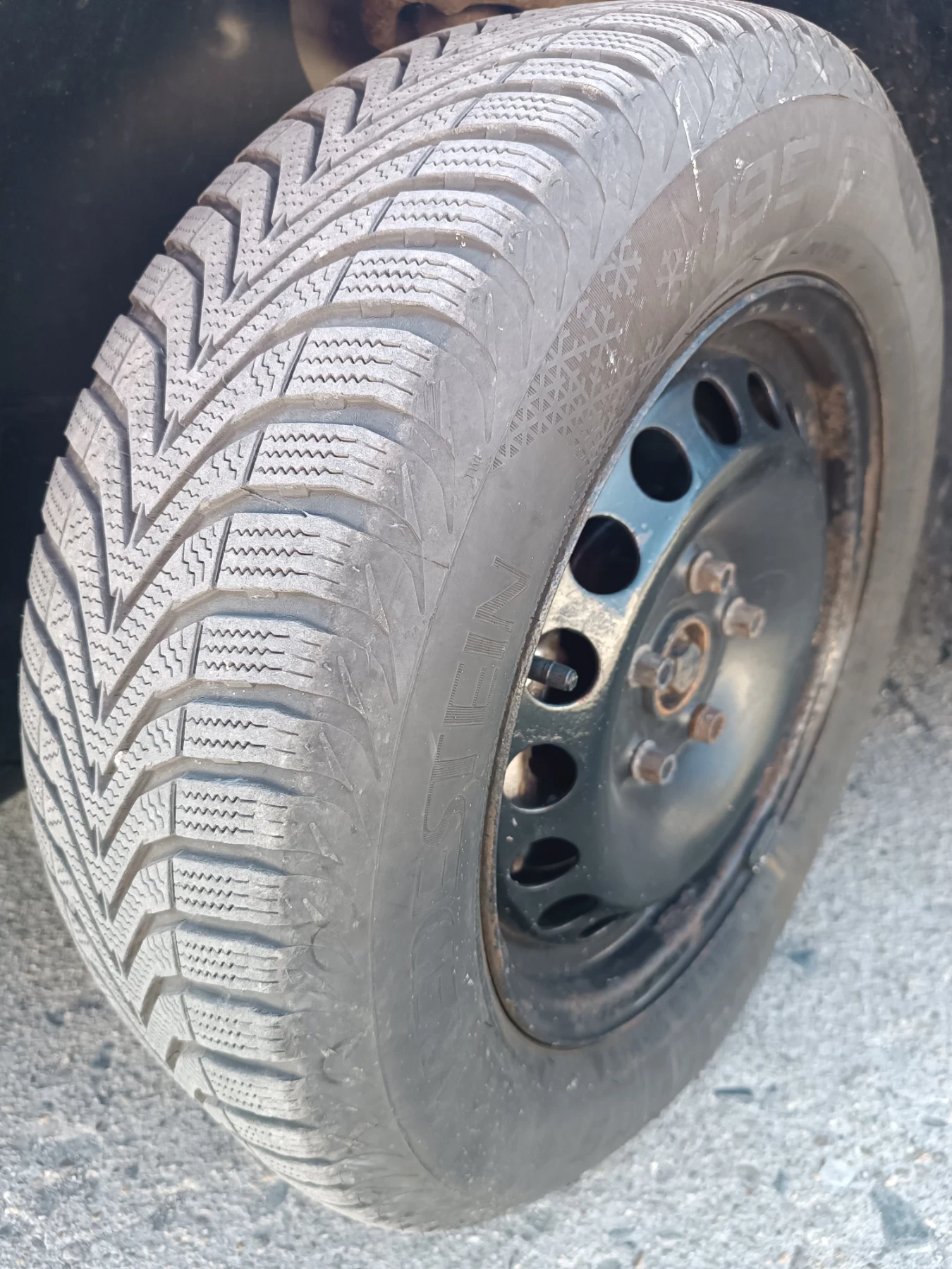 VW Golf 1, 4i, 75к.с., ЛИЗИНГ  - изображение 8 | Auto.bg VW Golf 1, 4i, 75к.с., ЛИЗИНГ  - изображение 8