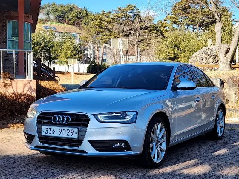 Audi A4 2.0 TDI Quattro Dynamic B8 - 9060 € / 17719.82 лв. - 30228547 1 | Car24.bg Audi A4 2.0 TDI Quattro Dynamic B8 - 9060 € / 17719.82 лв. - 30228547 1