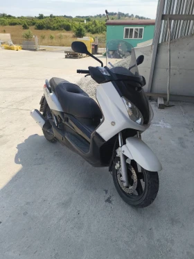 Yamaha X-max 250i