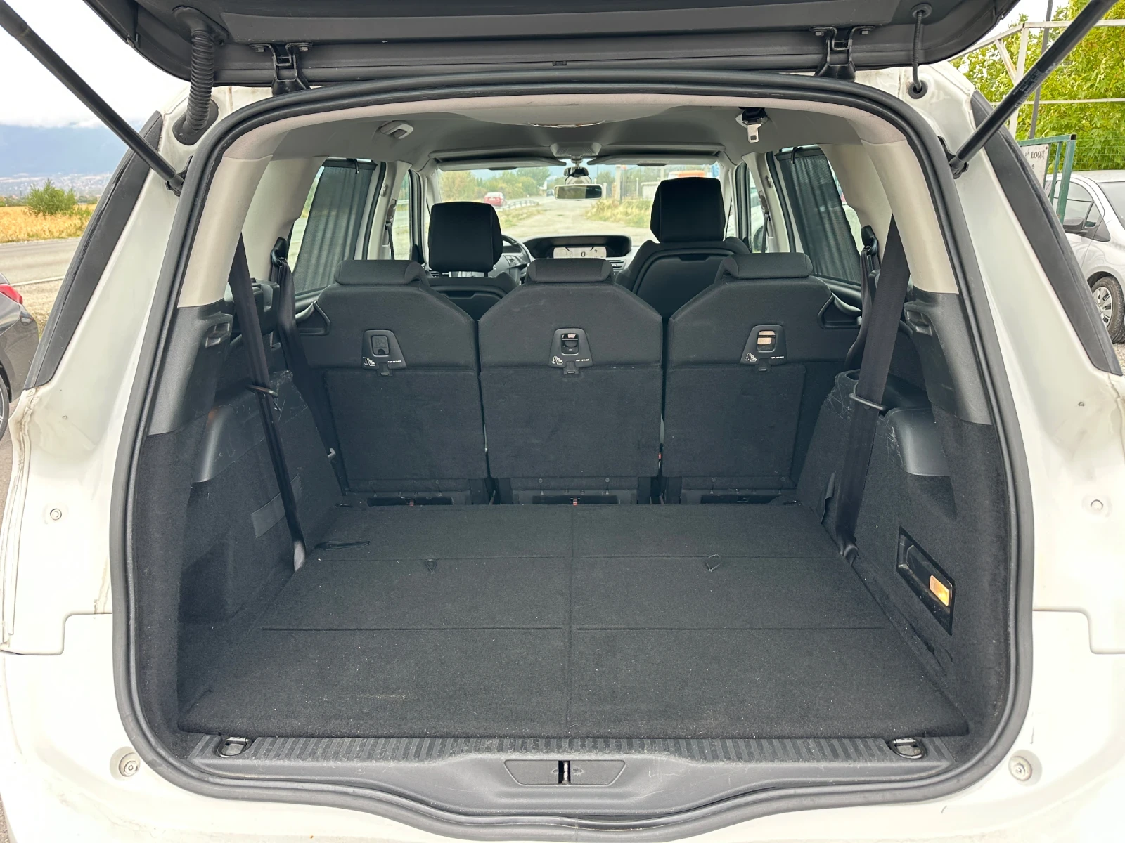 Citroen C4 Picasso  - изображение 5 | Auto.bg Citroen C4 Picasso  - изображение 5