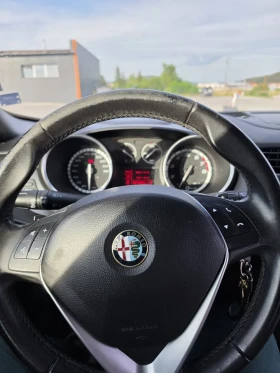 Alfa Romeo Giulietta 1.4 TB, 170 к. с - 8400 € / 16428.97 лв. - 50411277 13 | Car24.bg Alfa Romeo Giulietta 1.4 TB, 170 к. с - 8400 € / 16428.97 лв. - 50411277 13