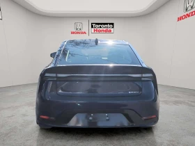 Toyota Prius XSE 13000КМ, ЦЕНА ДО БГ | Auto.bg — изображение 5 Toyota Prius XSE 13000КМ, ЦЕНА ДО БГ | Auto.bg — изображение 5