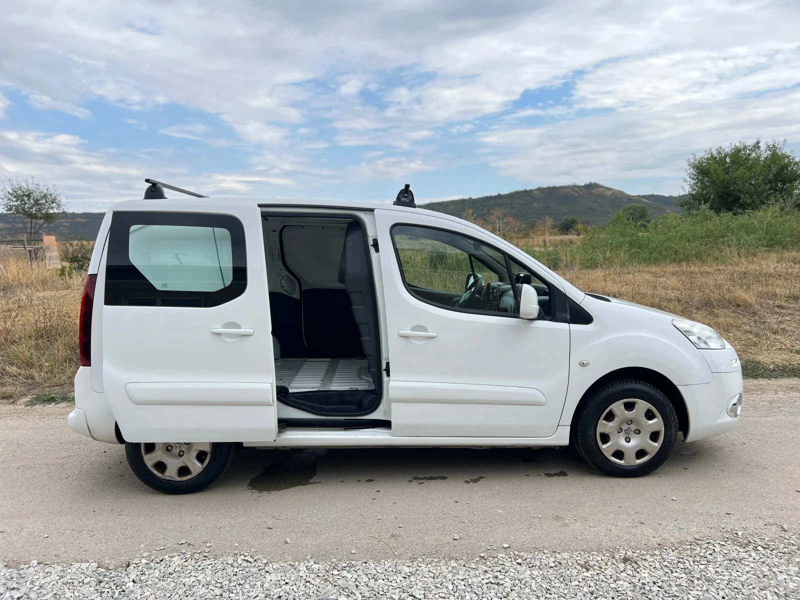 Peugeot Partner 1.6eHDI FACELIFT - изображение 6 | Auto.bg Peugeot Partner 1.6eHDI FACELIFT - изображение 6