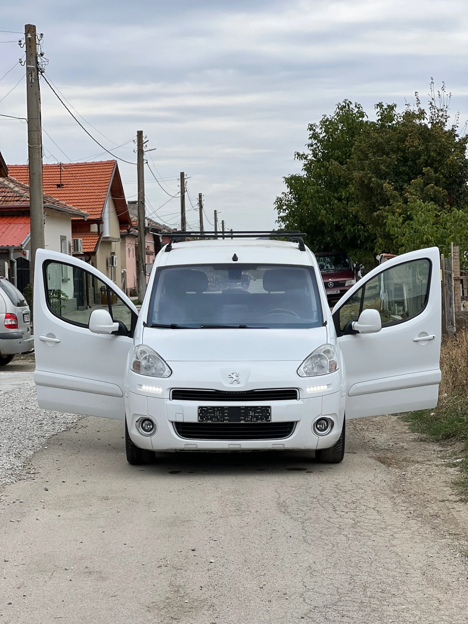 Peugeot Partner 1.6eHDI FACELIFT - изображение 2 | Auto.bg Peugeot Partner 1.6eHDI FACELIFT - изображение 2