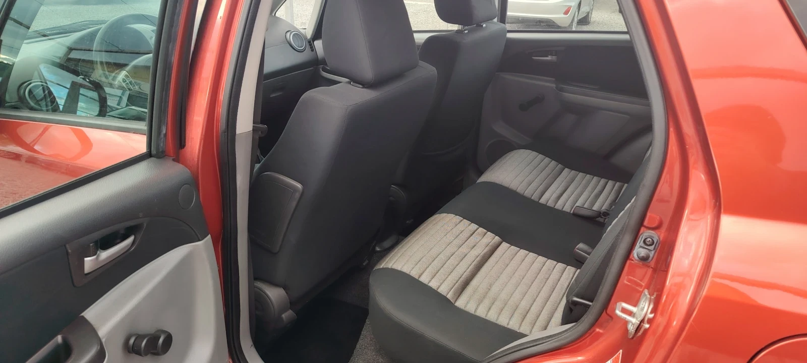 Suzuki SX4 1, 6-107к.с.4х4 - изображение 7 | Auto.bg Suzuki SX4 1, 6-107к.с.4х4 - изображение 7