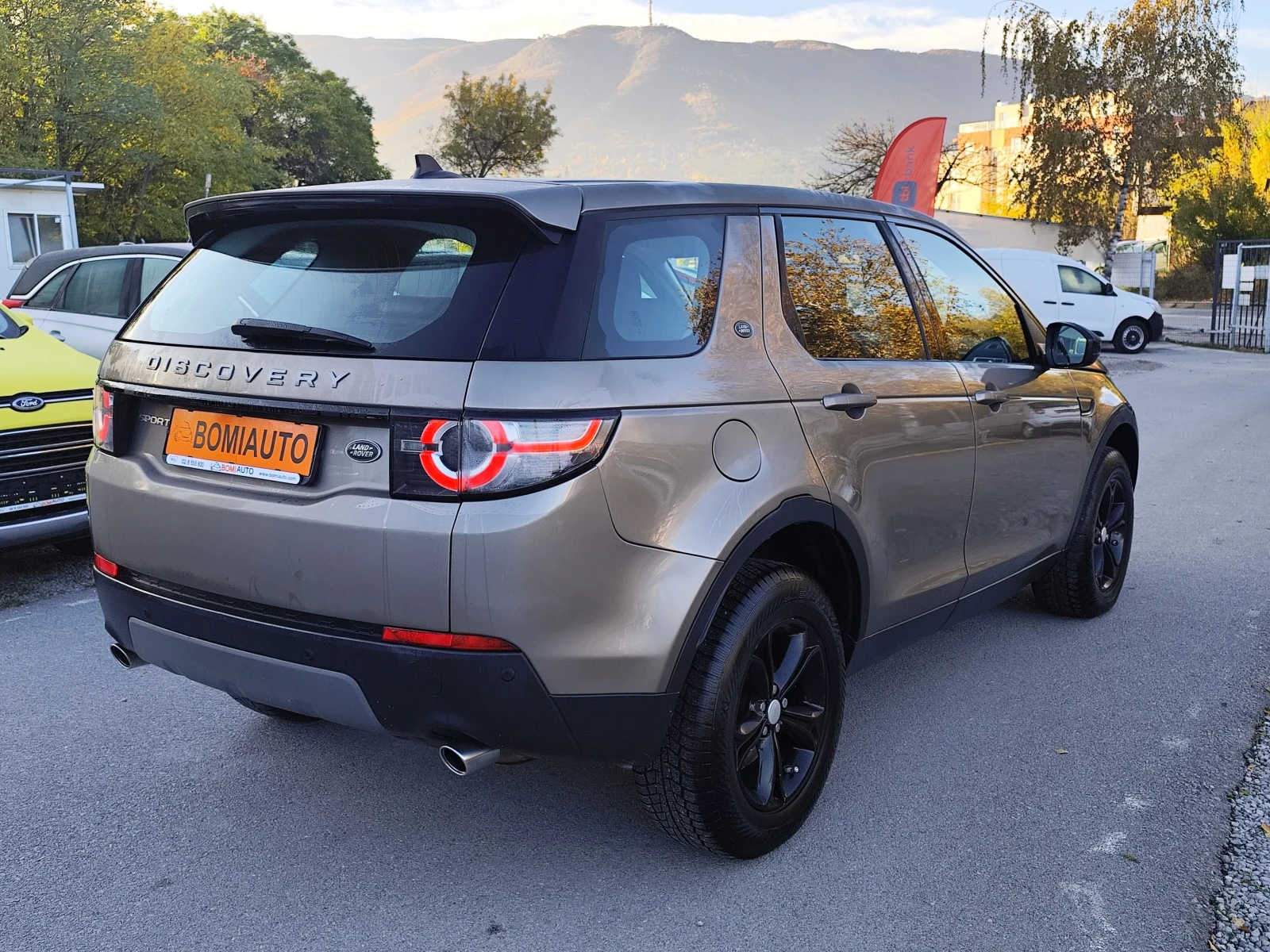 Land Rover Discovery 2.0D* SPORT * 4X4* АВТОМАТИК* КОЖА* EURO6B*  - изображение 3 | Auto.bg Land Rover Discovery 2.0D* SPORT * 4X4* АВТОМАТИК* КОЖА* EURO6B*  - изображение 3