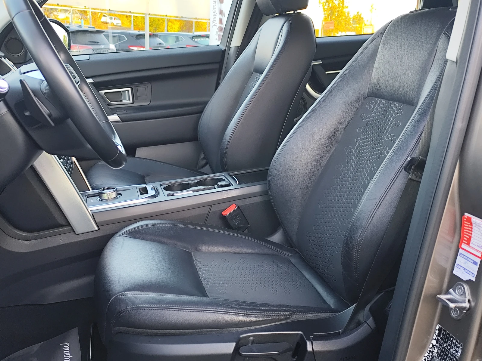 Land Rover Discovery 2.0D* SPORT * 4X4* АВТОМАТИК* КОЖА* EURO6B*  - изображение 5 | Auto.bg Land Rover Discovery 2.0D* SPORT * 4X4* АВТОМАТИК* КОЖА* EURO6B*  - изображение 5