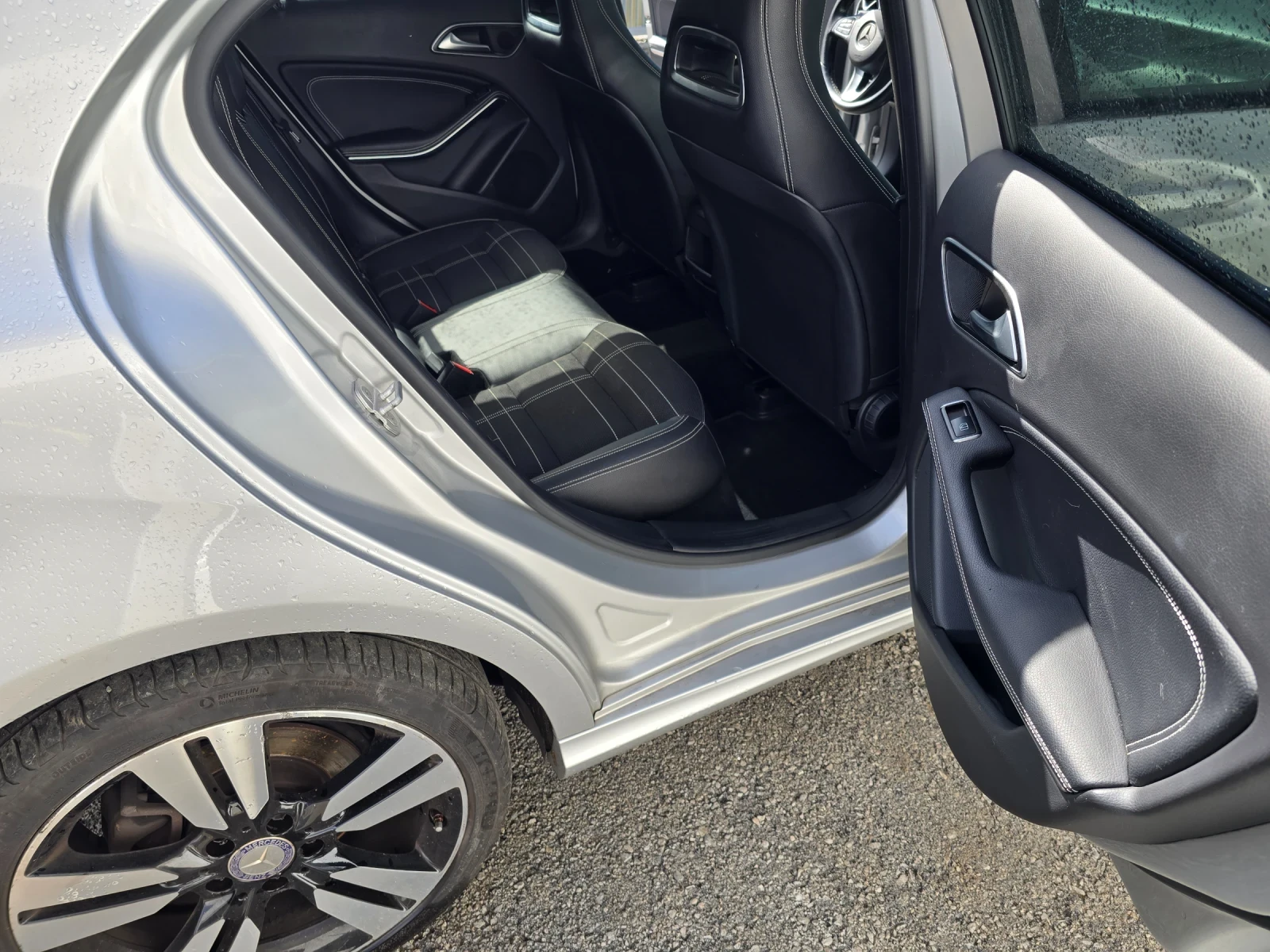 Mercedes-Benz A 180 A180 SPORT Euro 6B - изображение 10 | Auto.bg Mercedes-Benz A 180 A180 SPORT Euro 6B - изображение 10