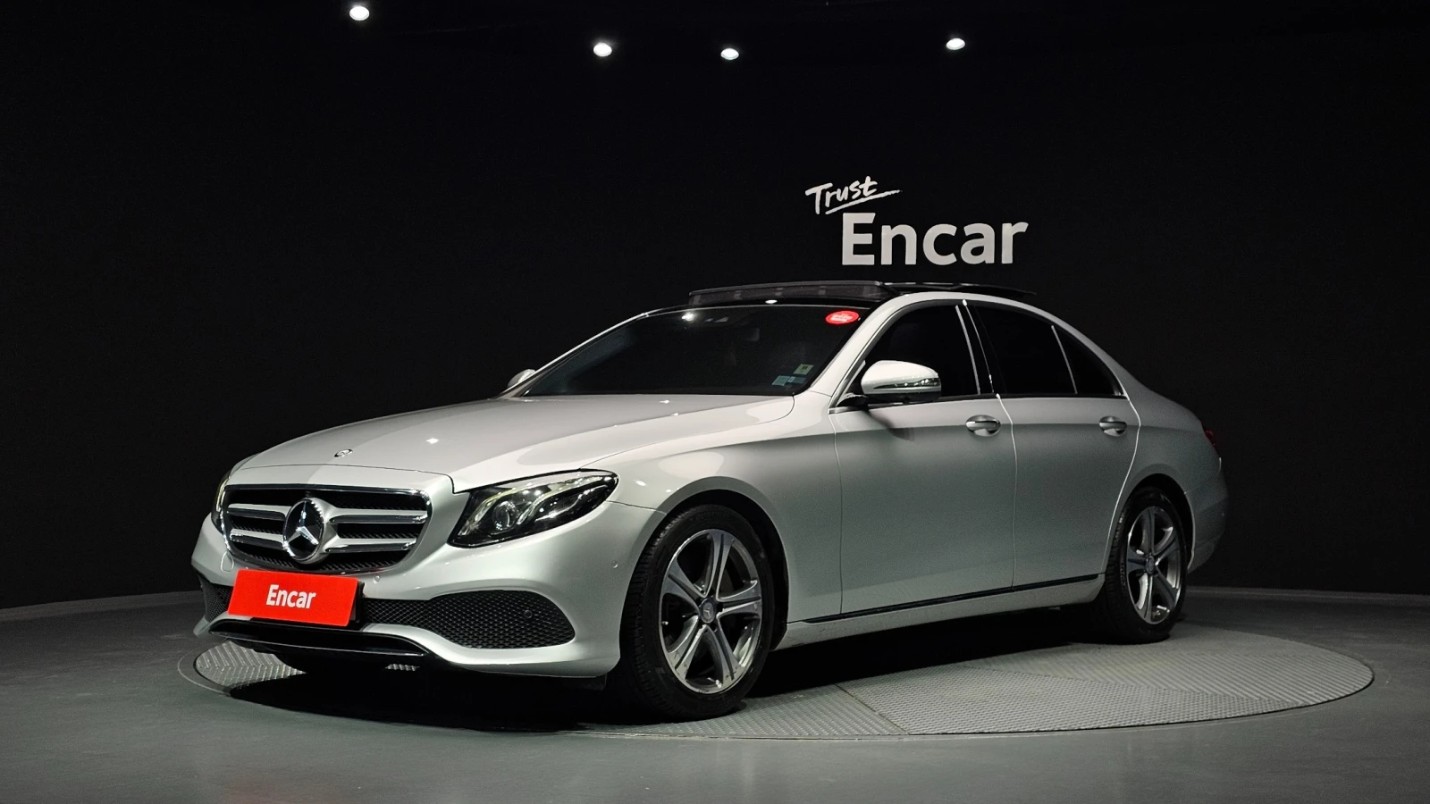 Mercedes-Benz E 300 Avantgarde * DIGITAL * 360 * ОБДУХ * ПАНО * М. ТОЧ | Auto.bg — изображение 1 Mercedes-Benz E 300 Avantgarde * DIGITAL * 360 * ОБДУХ * ПАНО * М. ТОЧ | Auto.bg — изображение 1