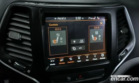 Jeep Cherokee 2.4 4x4 180к.с. * ФЕЙСЛИФТ * ПАНОРАМА * КОЖА | Auto.bg — изображение 7 Jeep Cherokee 2.4 4x4 180к.с. * ФЕЙСЛИФТ * ПАНОРАМА * КОЖА | Auto.bg — изображение 7