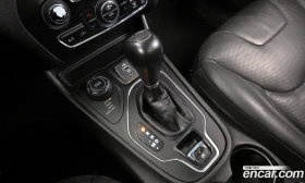 Jeep Cherokee 2.4 4x4 180к.с. * ФЕЙСЛИФТ * ПАНОРАМА * КОЖА | Auto.bg — изображение 8 Jeep Cherokee 2.4 4x4 180к.с. * ФЕЙСЛИФТ * ПАНОРАМА * КОЖА | Auto.bg — изображение 8