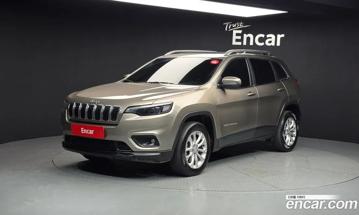 Jeep Cherokee 2.4 4x4 180к.с. * ФЕЙСЛИФТ * ПАНОРАМА * КОЖА | Auto.bg — изображение 1 Jeep Cherokee 2.4 4x4 180к.с. * ФЕЙСЛИФТ * ПАНОРАМА * КОЖА | Auto.bg — изображение 1