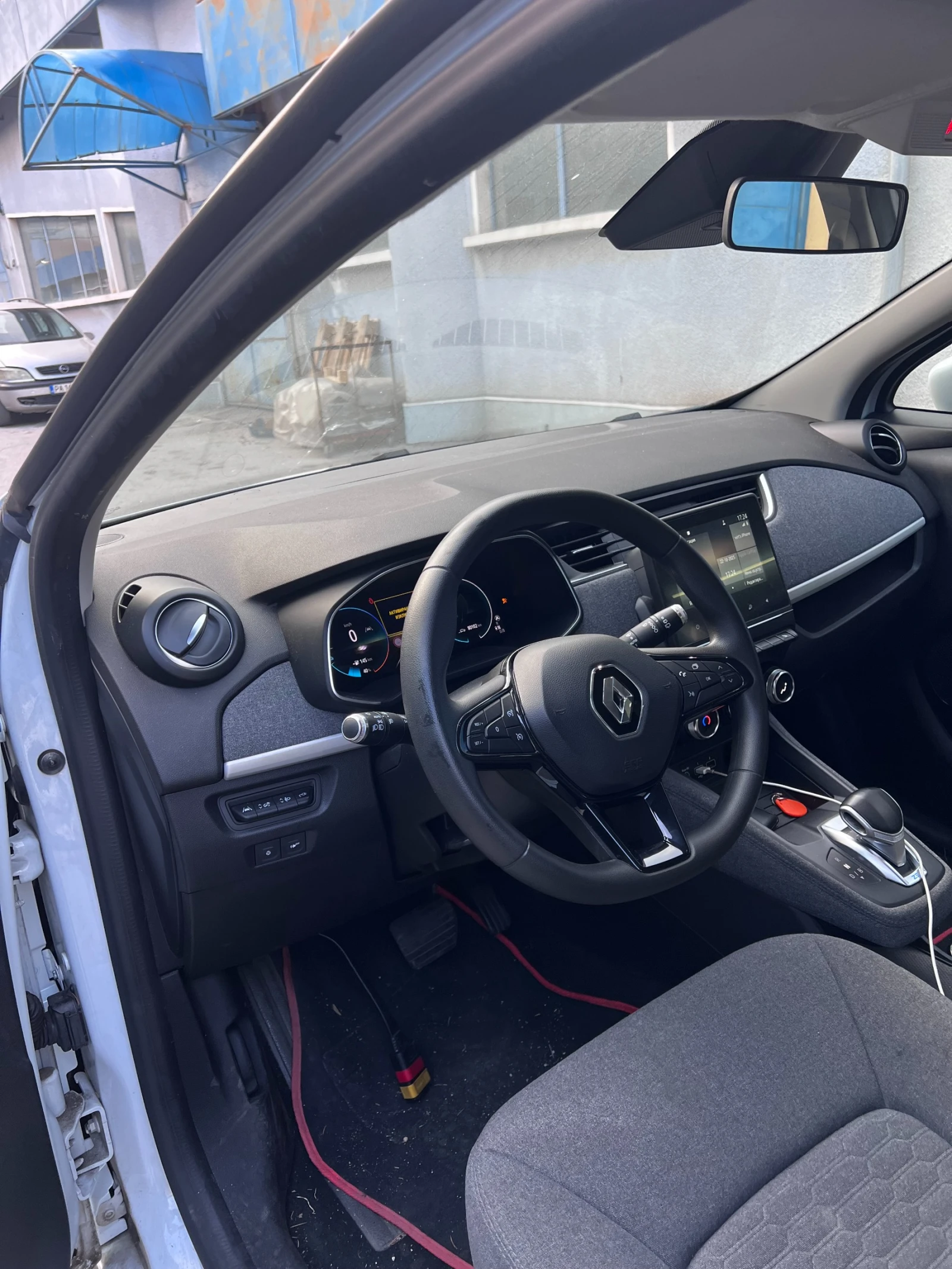 Renault Zoe  - изображение 6 | Auto.bg Renault Zoe  - изображение 6