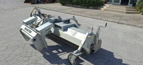 Телескопичен товарач Manitou Четка SCC 2600+ | Auto.bg — изображение 10 Телескопичен товарач Manitou Четка SCC 2600+ | Auto.bg — изображение 10