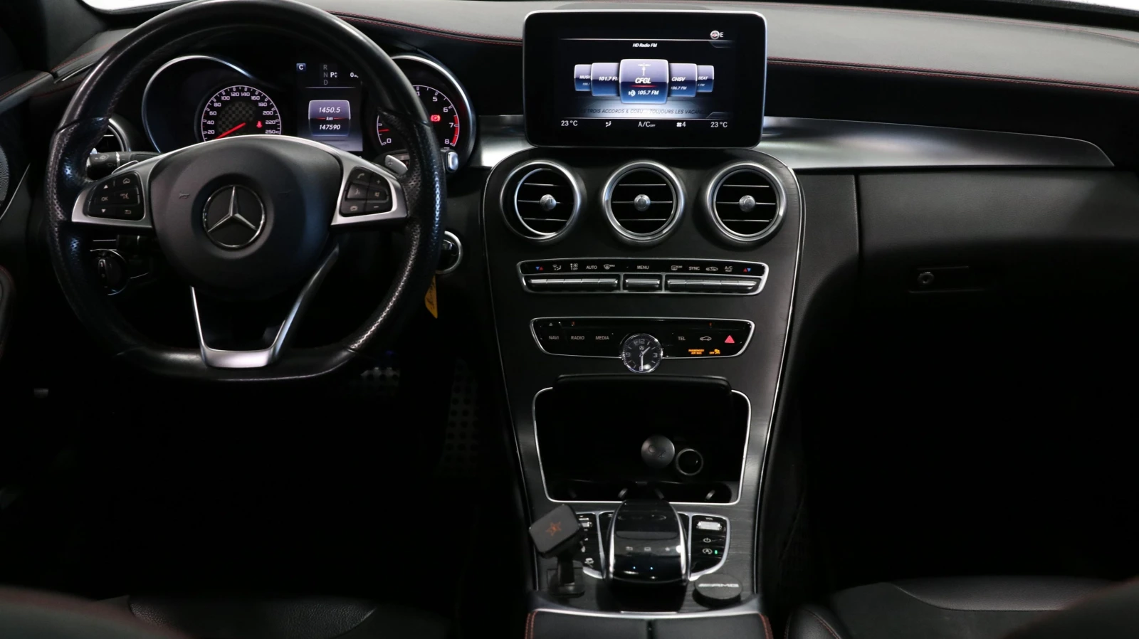 Mercedes-Benz C 450 AMG BURMESTER* RED STITCH* PANOROOF* KEYLESS* PREMIUM* - изображение 9 | Auto.bg Mercedes-Benz C 450 AMG BURMESTER* RED STITCH* PANOROOF* KEYLESS* PREMIUM* - изображение 9