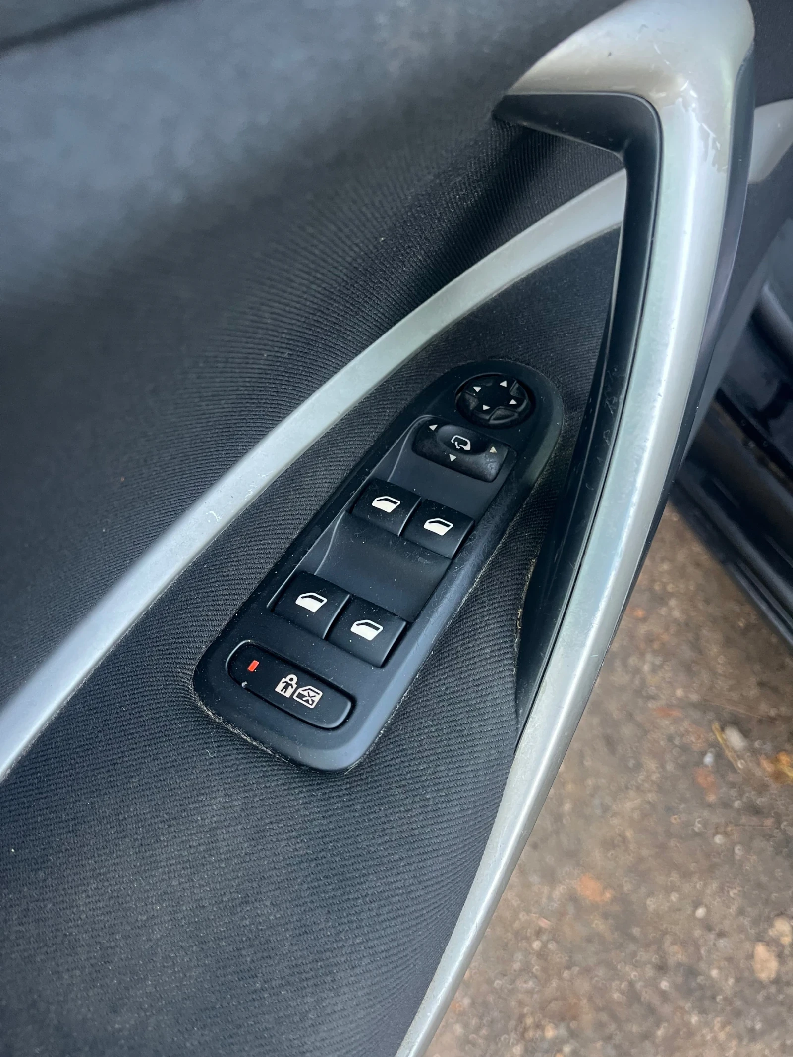 Citroen C5 1.6 e-HDI 110 k.c. Euro5 - изображение 9 | Auto.bg Citroen C5 1.6 e-HDI 110 k.c. Euro5 - изображение 9