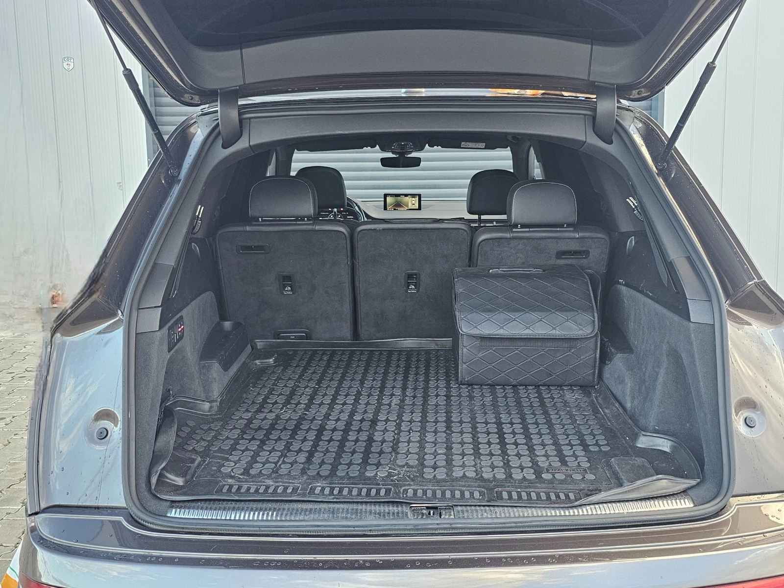 Audi SQ7 4.0TDI * Carbon Ceramic* Matrix, Night Vision, Вак - изображение 8 | Auto.bg Audi SQ7 4.0TDI * Carbon Ceramic* Matrix, Night Vision, Вак - изображение 8